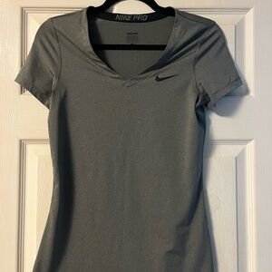 Nike Pro Women's Short Sleeve Gray Tee